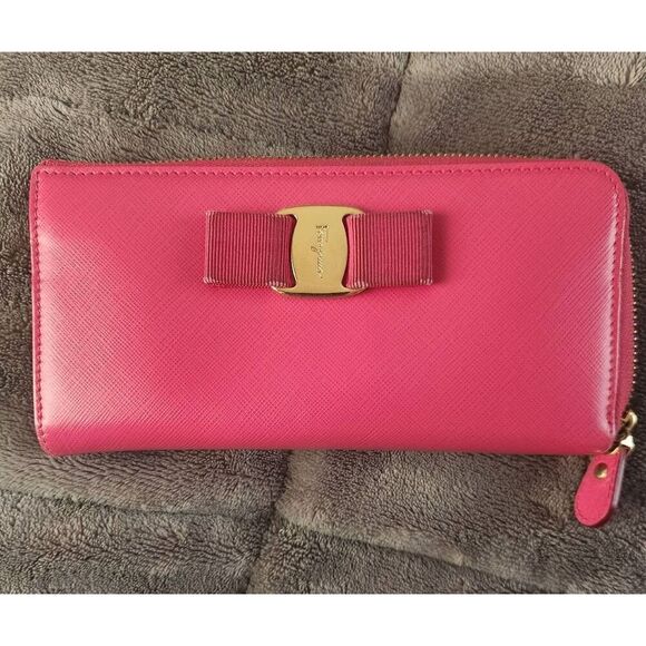 Salvatore Ferragamo Pink Saffiano Leather Vara Bow Zip Continental Wallet - Picture 1 of 11
